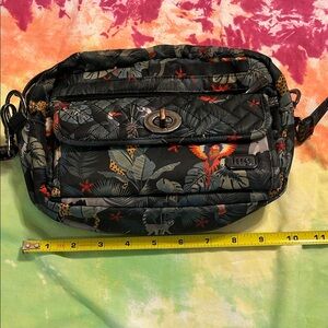 Lug switch jungle messenger bag
